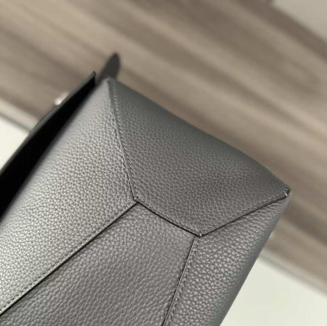 LOEWE Puzzle Edge 36.5 X 23 X 19 CM