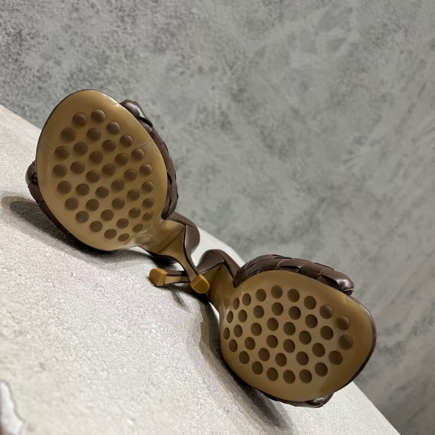 UA Bottega Veneta Blink Slides