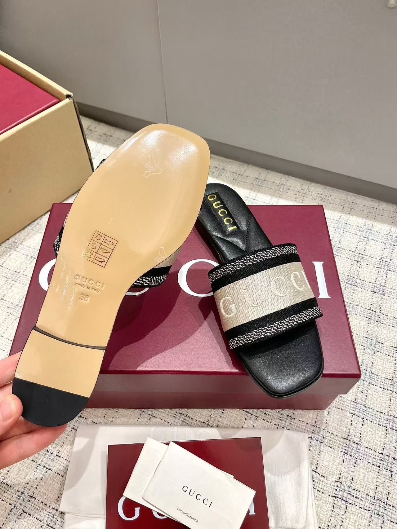 UA Gucci Women