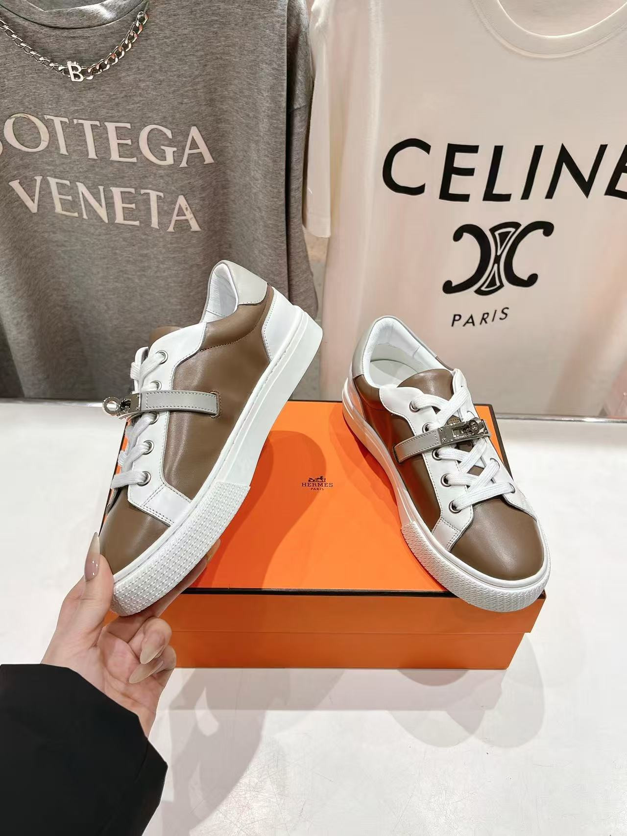 UA Hermes Day  Sneaker