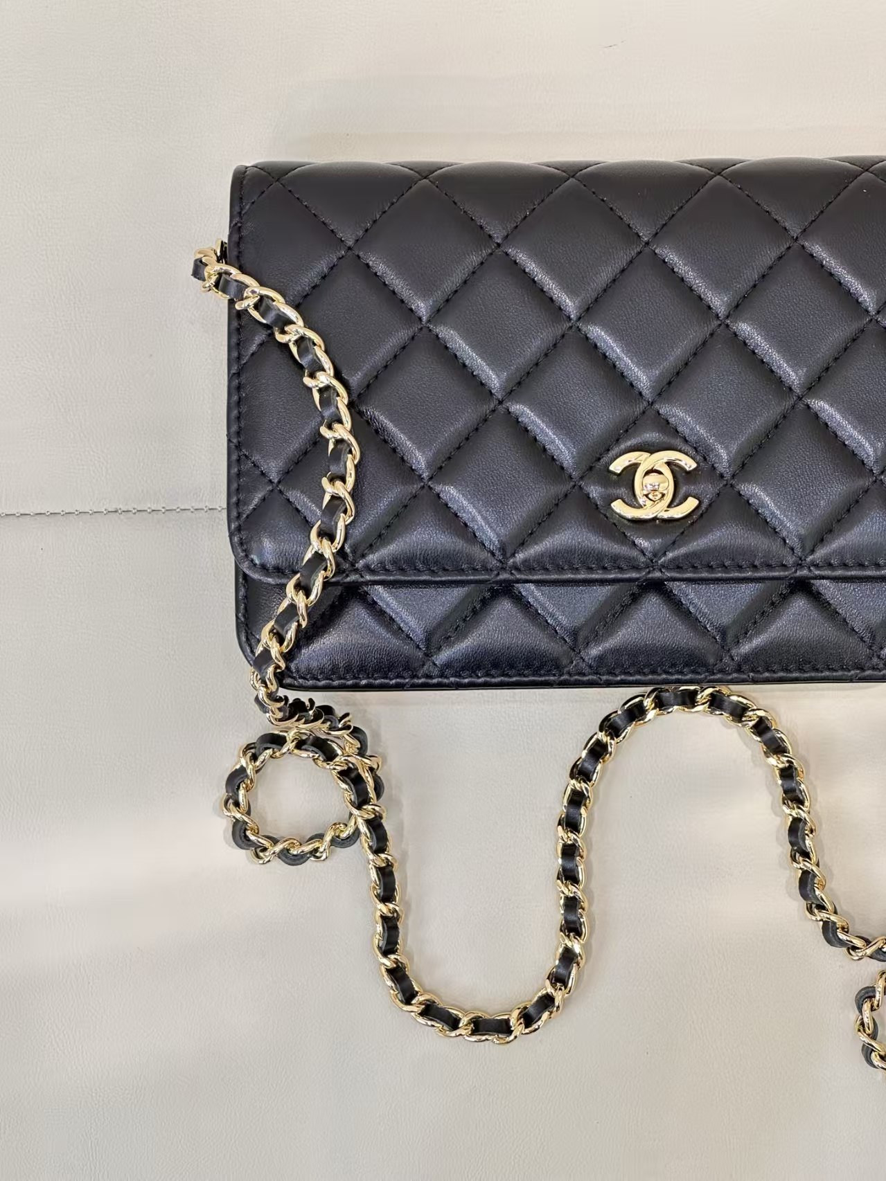 CHANEL WOC CLASSIC WALLET ON CHAIN 13x19cm