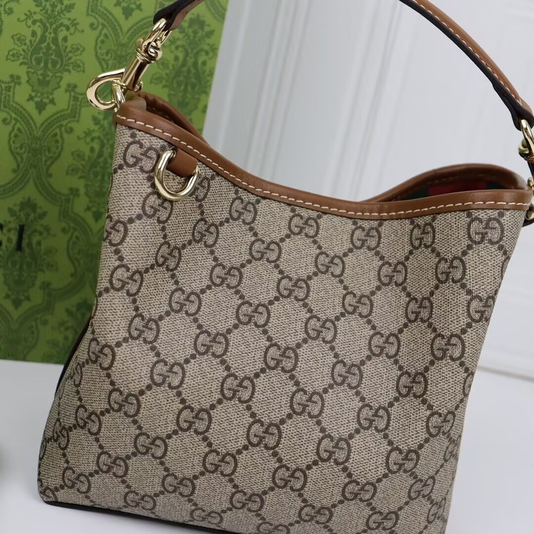 Gucci GG Emblem Small Bucket Bag 19x18x11cm