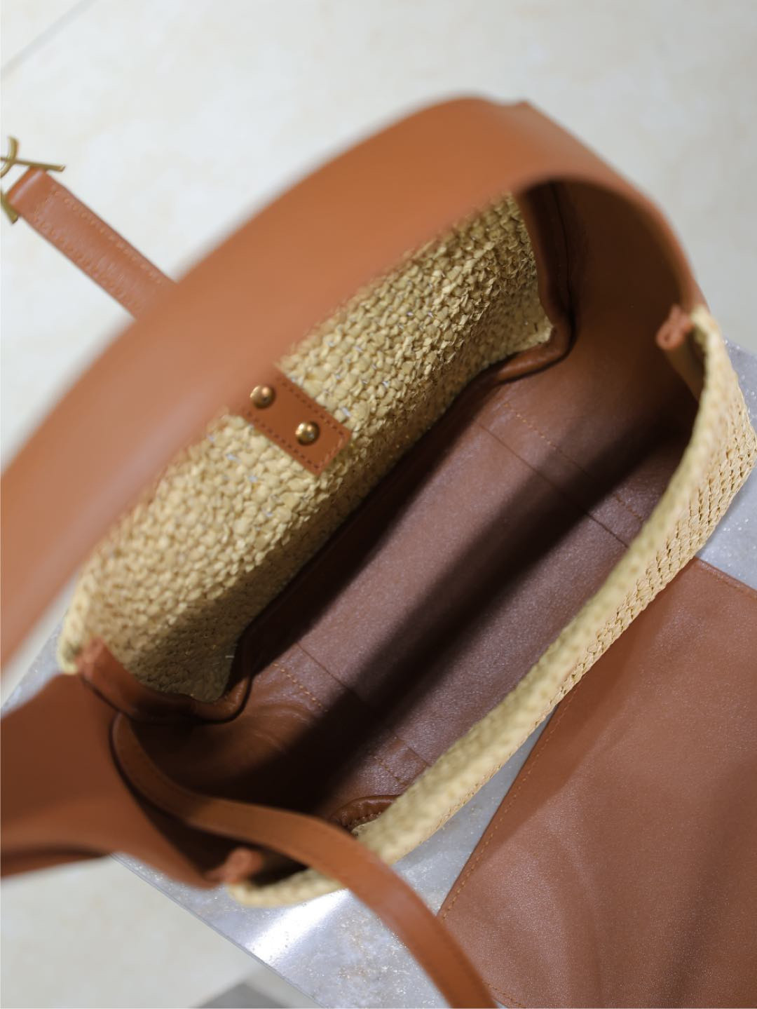 YSL LE 5 À 7 Supple Small in Raffia and leather 22 X 22 X 7-9 CM