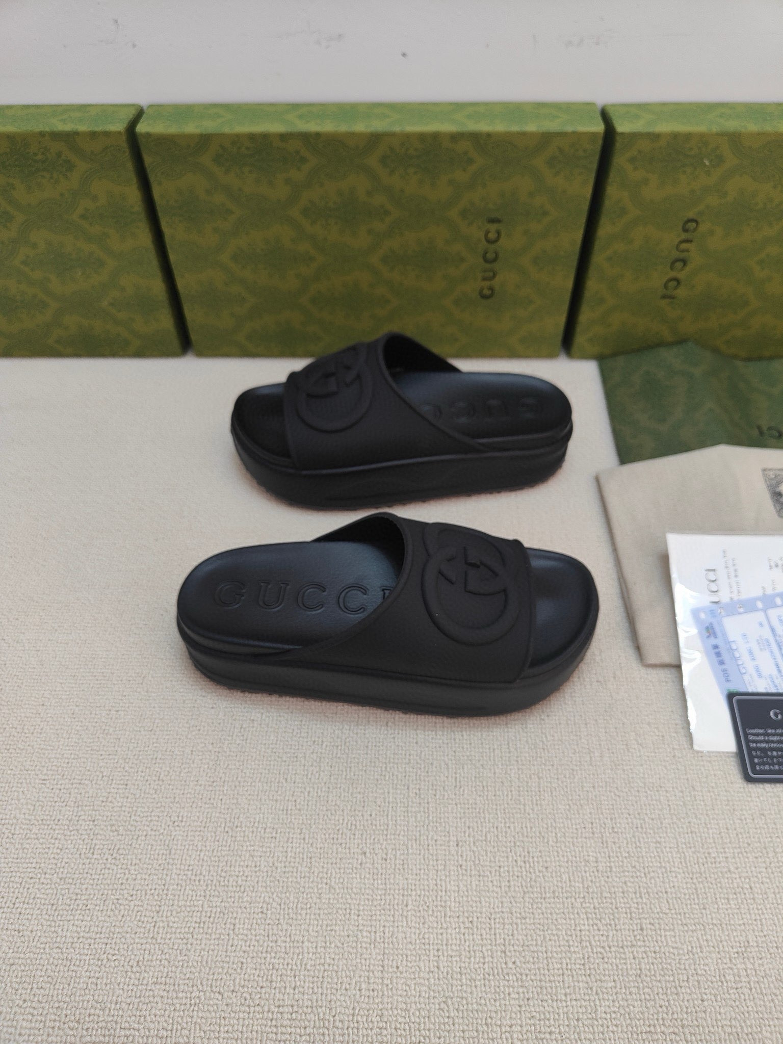 UA Gucci GG Slide Sandal