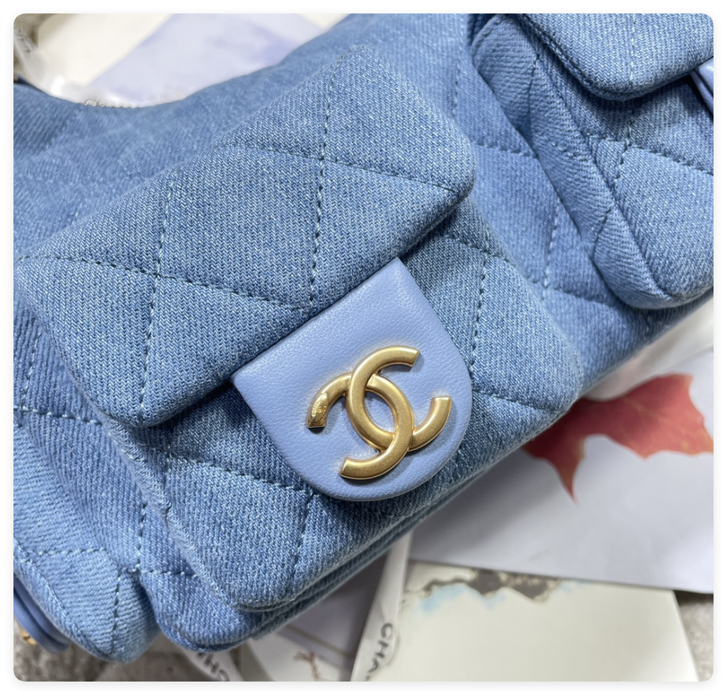 CHANEL CRUISE 2024/25 LARGE HOBO BAG Washed Denim & Gold-Tone Metal Blue 22x 31x 15cm