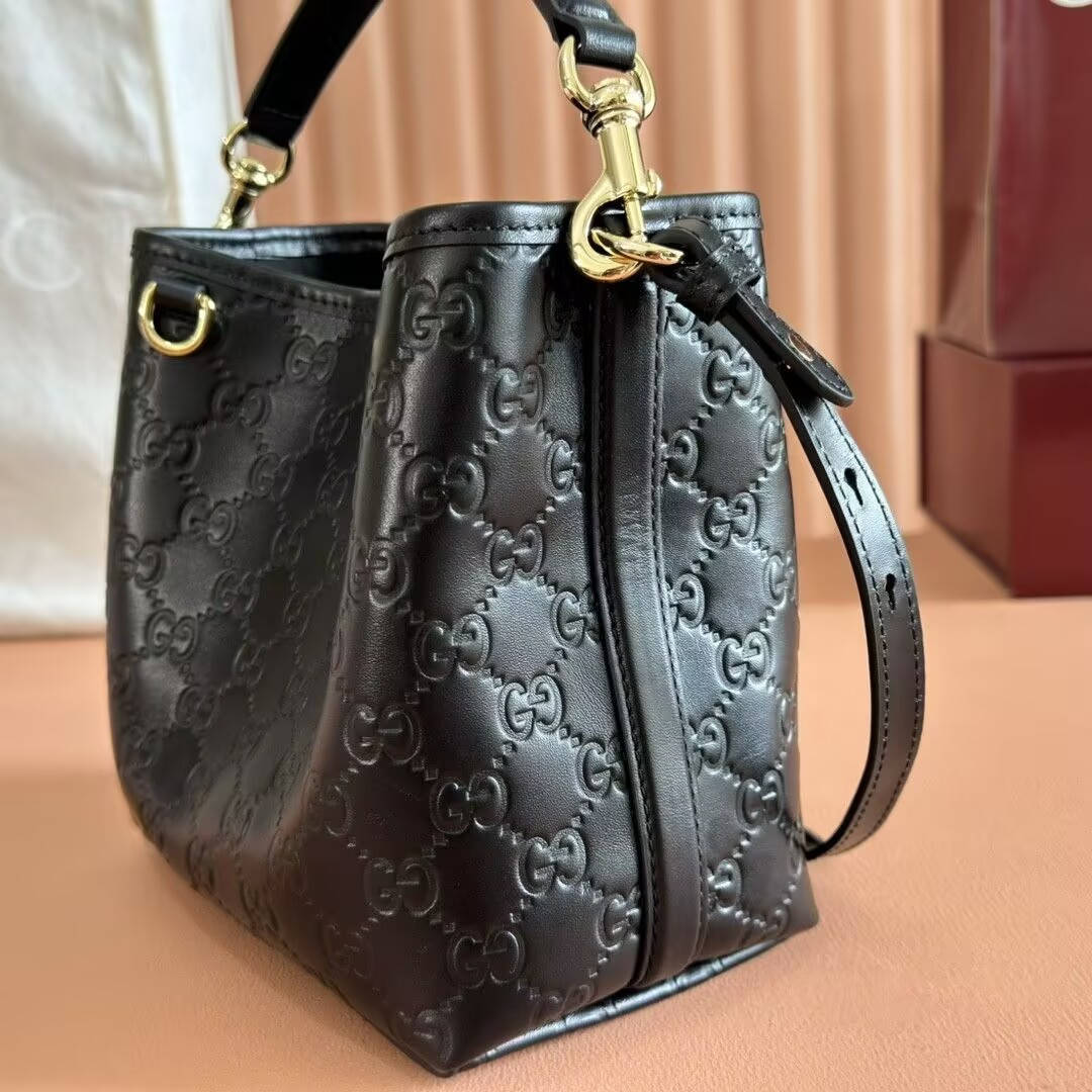 Gucci GG Emblem Small Bucket Bag 19x18x11cm