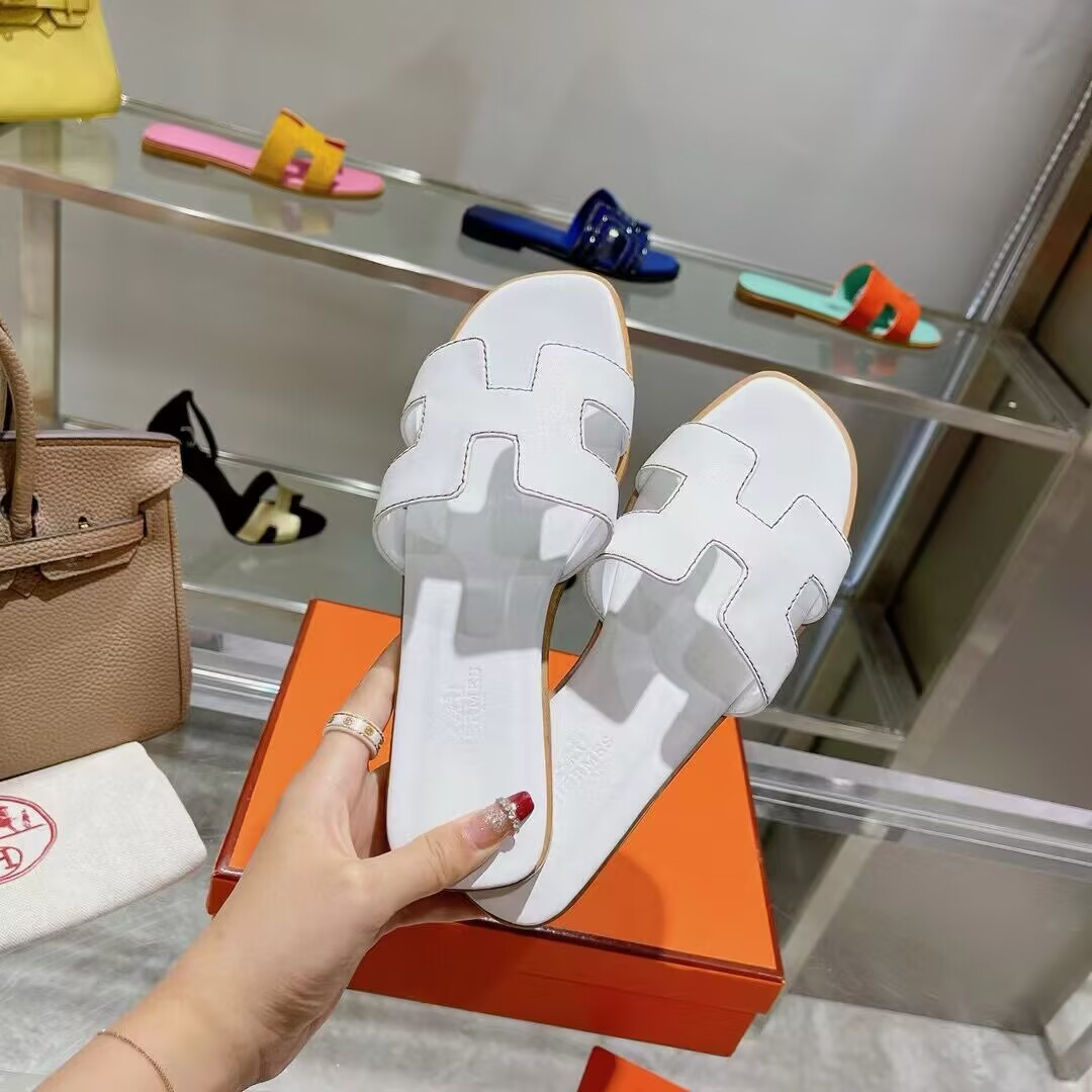 UA Hermès Oran sandal