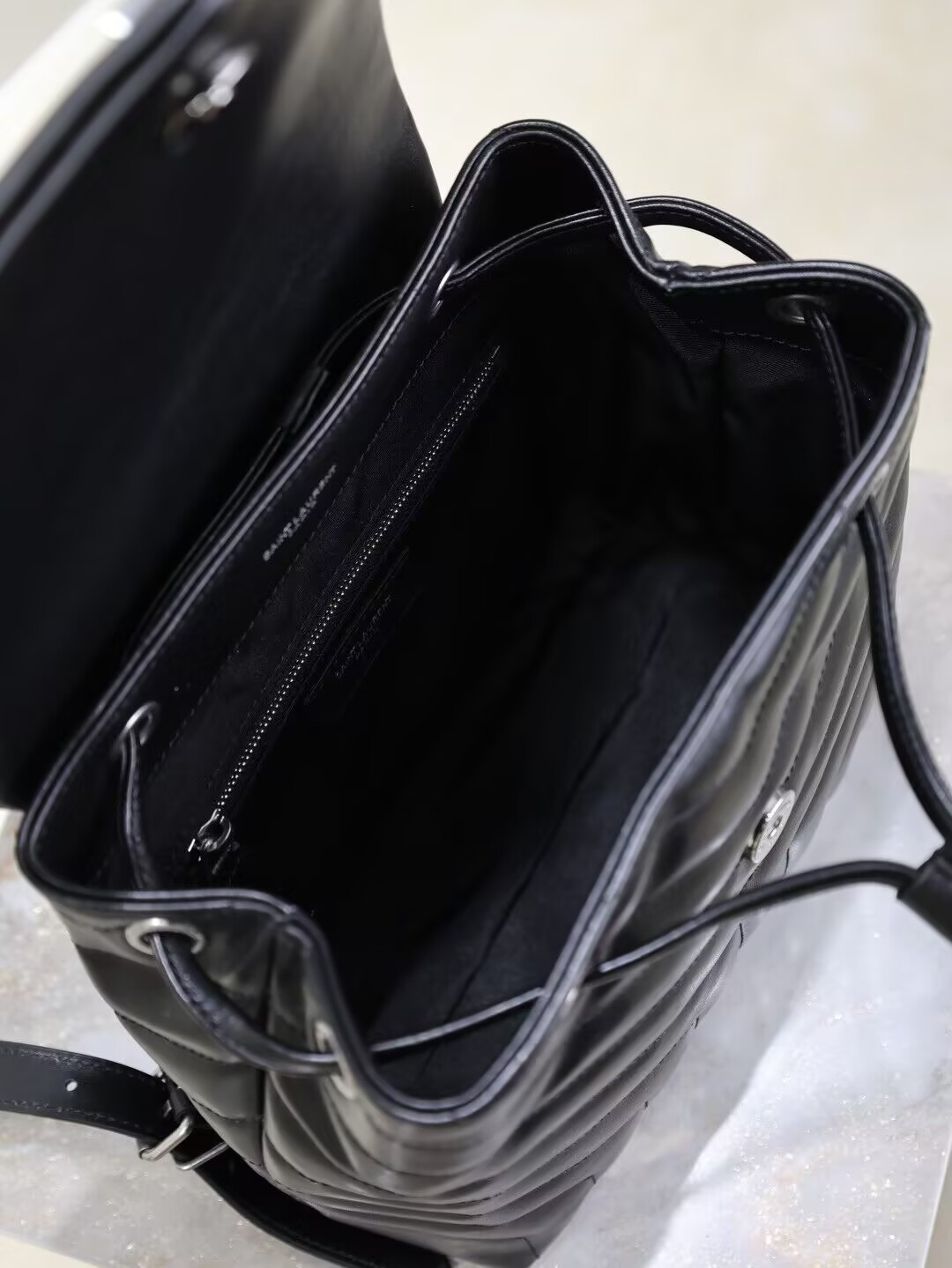 YSL LOULOU BACKPACK BLACK 26x22x11cm