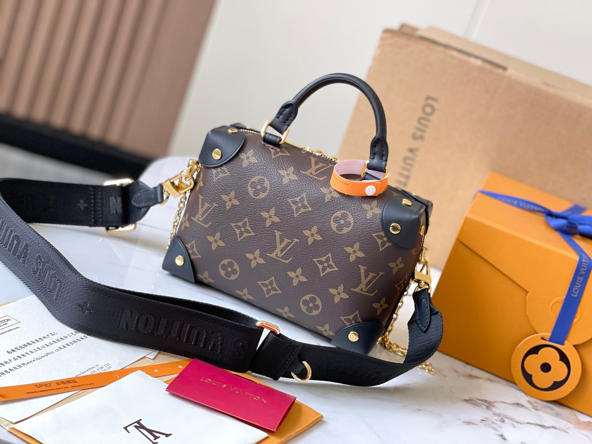 LV Petite Malle Souple M45571 20x14x7.5CM
