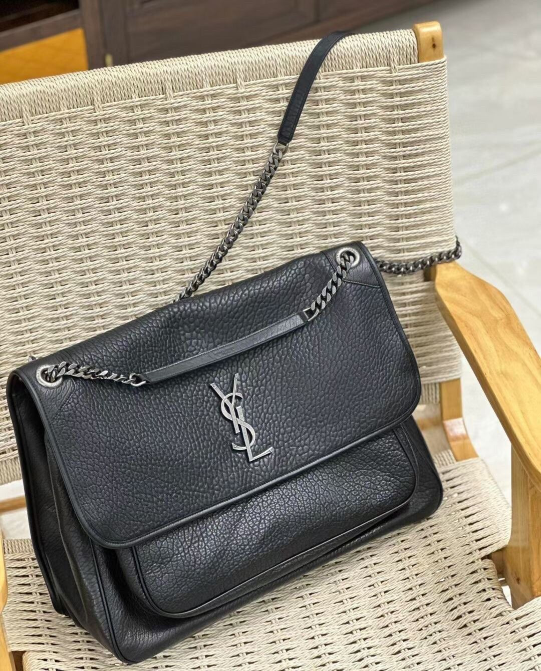 YSL NIKI OVERSIZED in Grained Lambskin 47x34x16cm