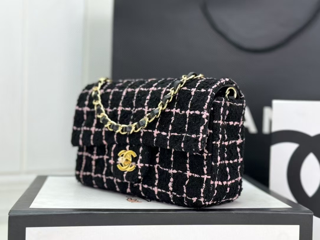 CHANEL MINI CLASSIC 11.12 HANDBAG 20 12 × 20 × 6 cm