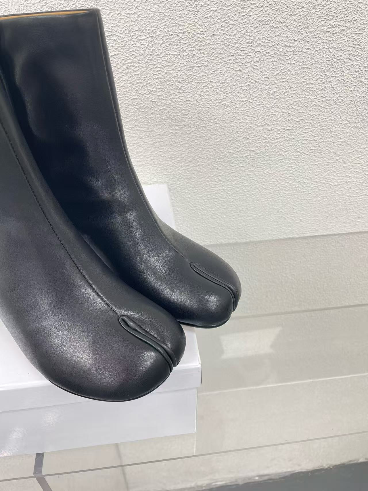 UA Maison Margiela Tabi Ankle Boots