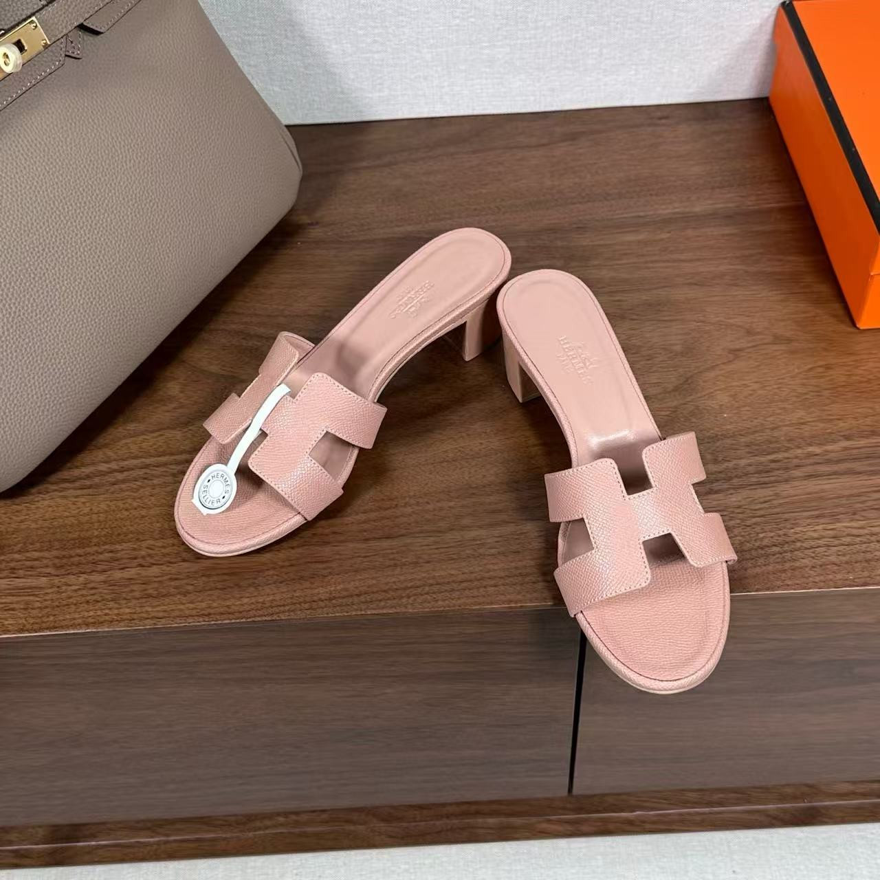 UA Hermès Oasis Sandal