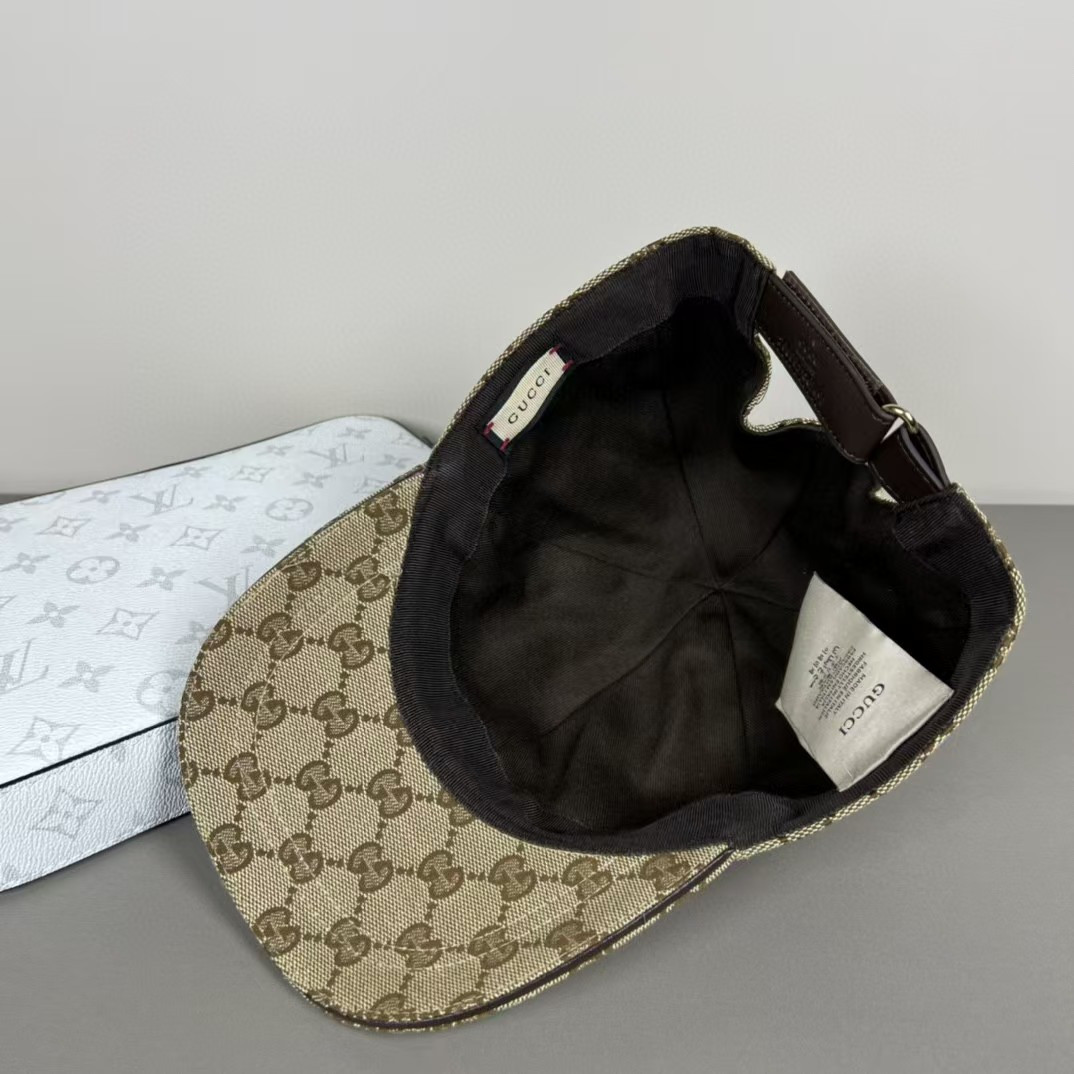 Gucci GG canvas baseball hat with Web