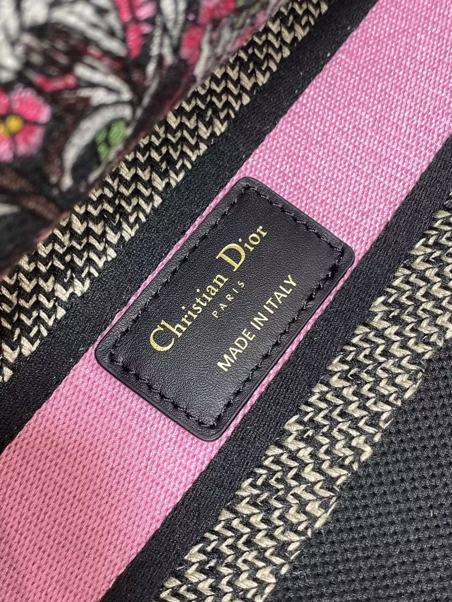 MEDIUM DIOR LADY D-LITE BAG 24 x 20 x 11 cm