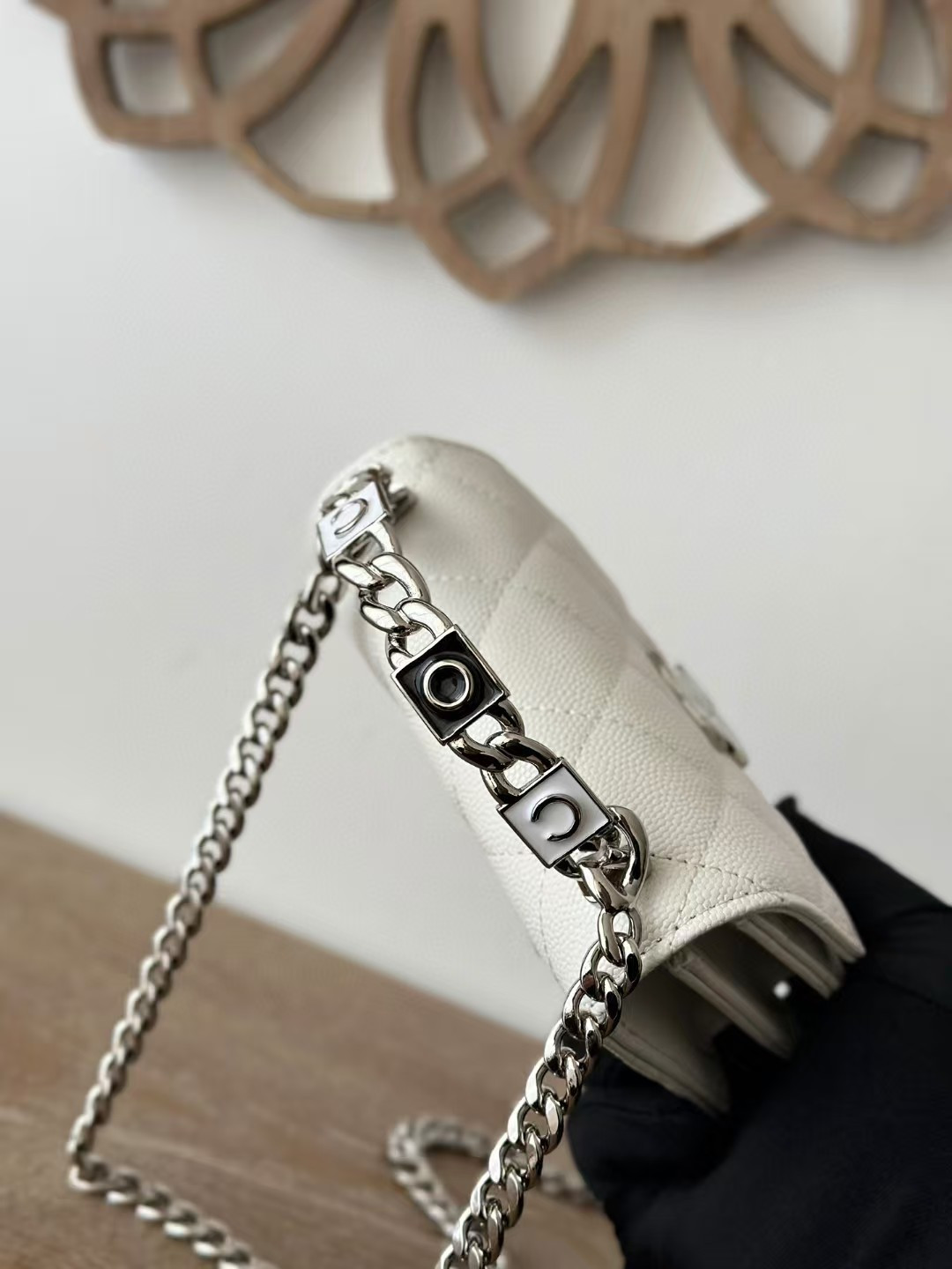 Chanel Coco Caviar Clutch With Chain White 11x8.5x7cm