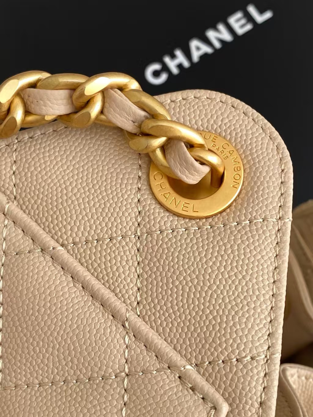 CHANEL 25C Bucket Bag 20x22x12.5cm