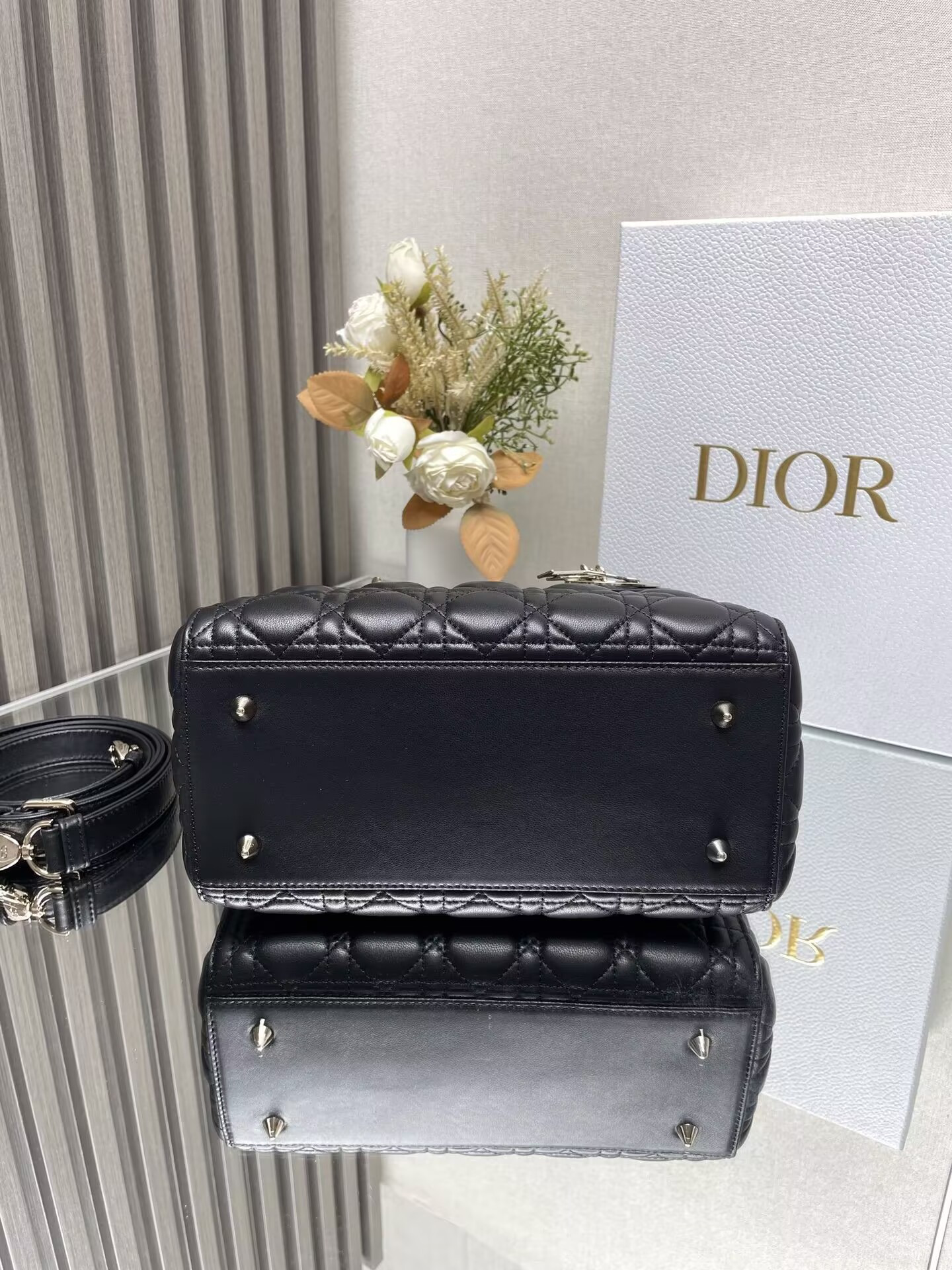 Medium Lady Dior Bag 24 x 20 x 12 cm