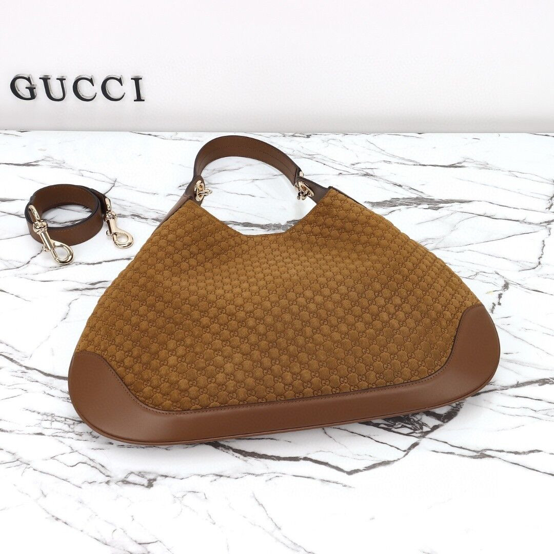 Gucci B Shoulder Bag 42x 36x 2cm