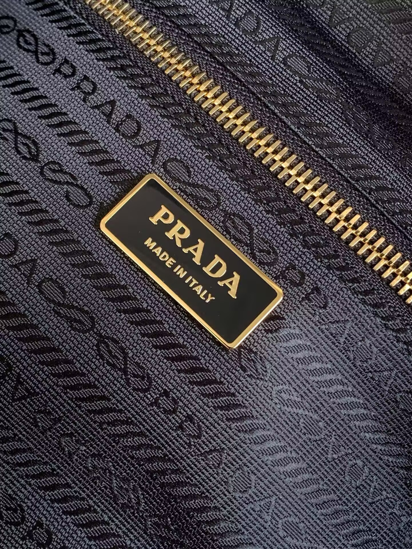Prada Dangle medium leather top-handle bag 14x30x13.5cm