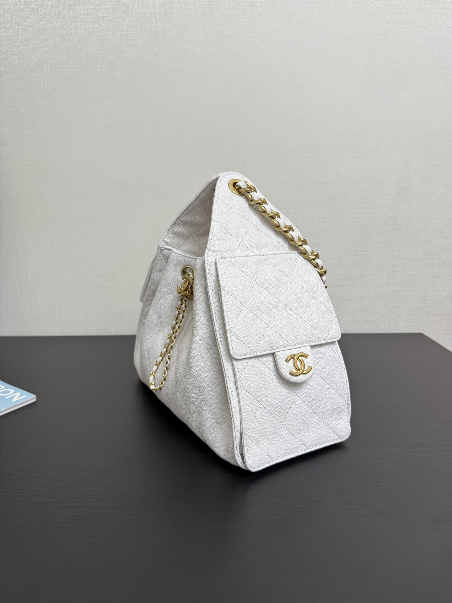 CHANEL 25C Bucket Bag 26x30x14cm