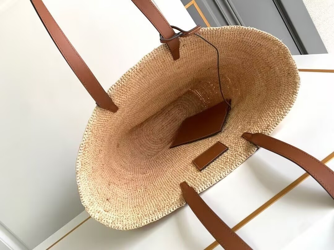 Celine MEDIUM SUPPLE CELINE CLASSIC PANIER IN Raffia and calfskin 22x30x14cm