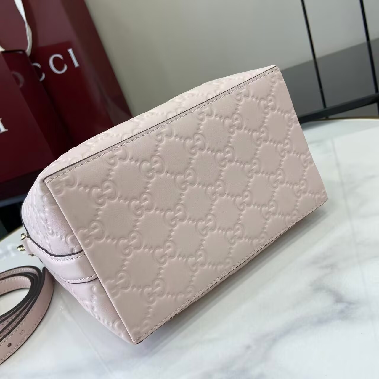 Gucci GG Emblem Small Bucket Bag 19x18x11cm