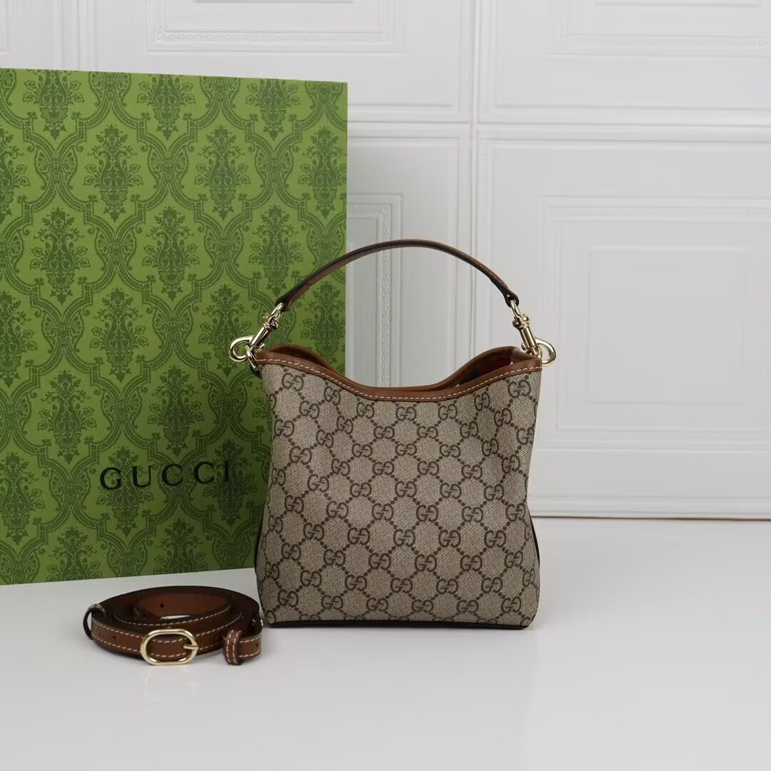 Gucci GG Emblem Small Bucket Bag 19x18x11cm