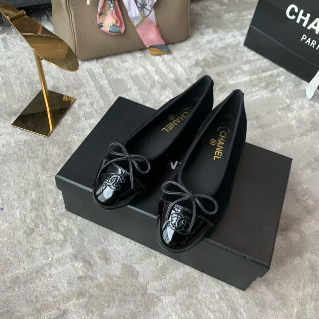 UA CHANEL BALLET FLATS