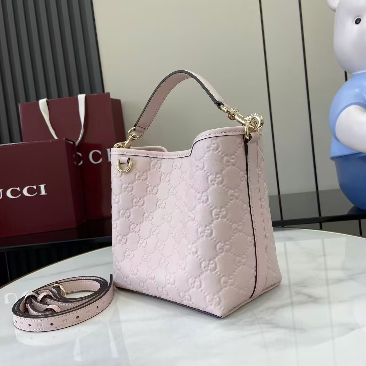 Gucci GG Emblem Small Bucket Bag 19x18x11cm