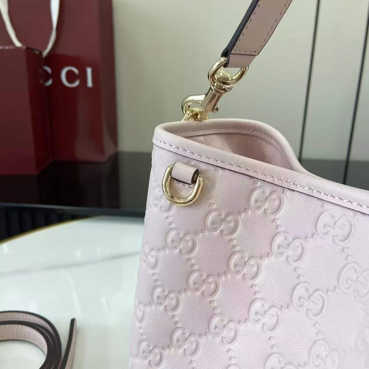 Gucci GG Emblem Small Bucket Bag 19x18x11cm