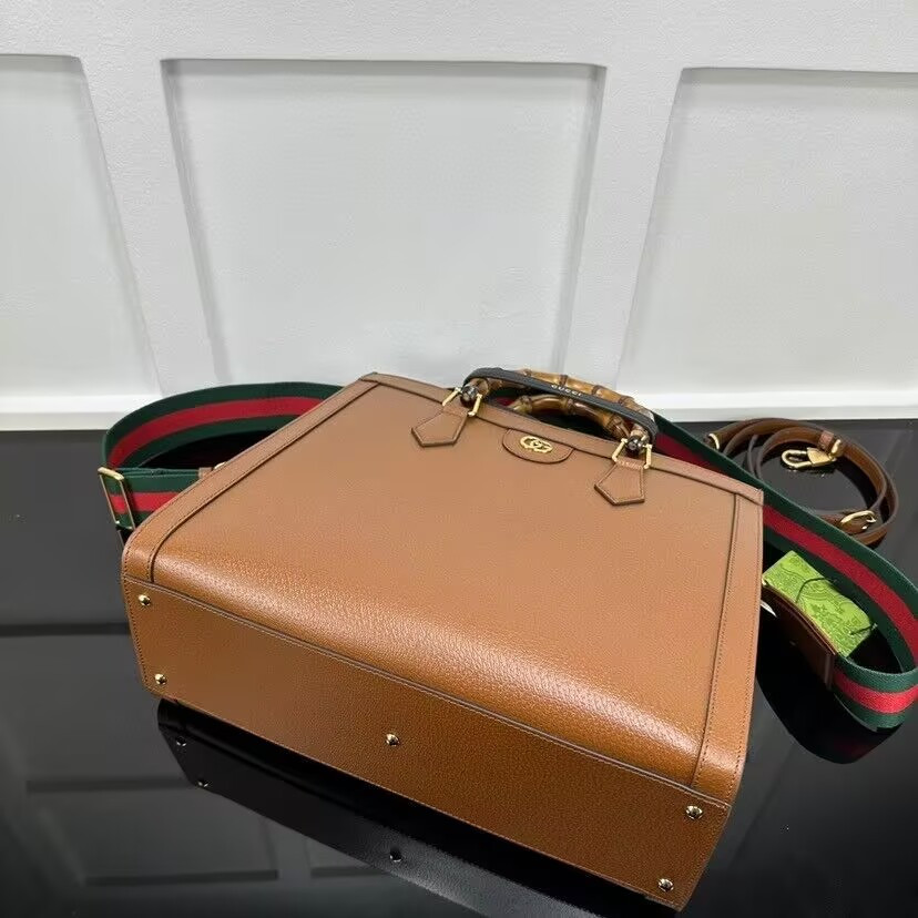 Gucci Diana large tote bag 35x30x14 cm