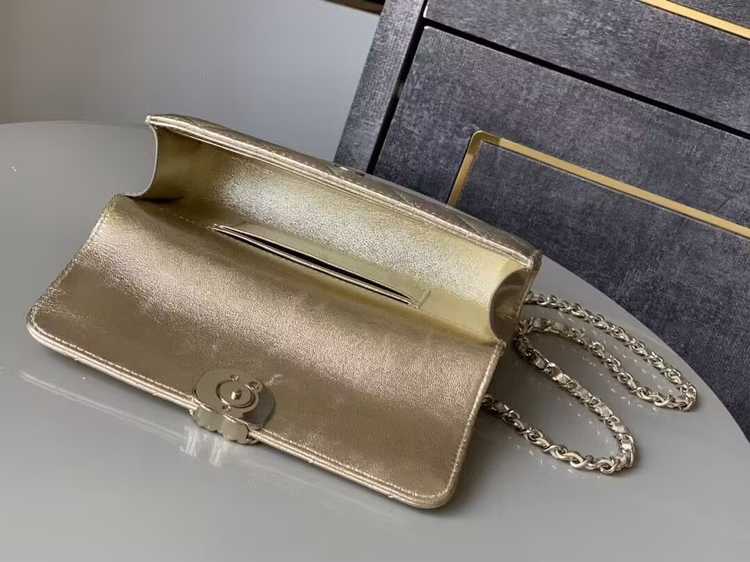 CHANEL Kelly 23P 19x10x4.5cm