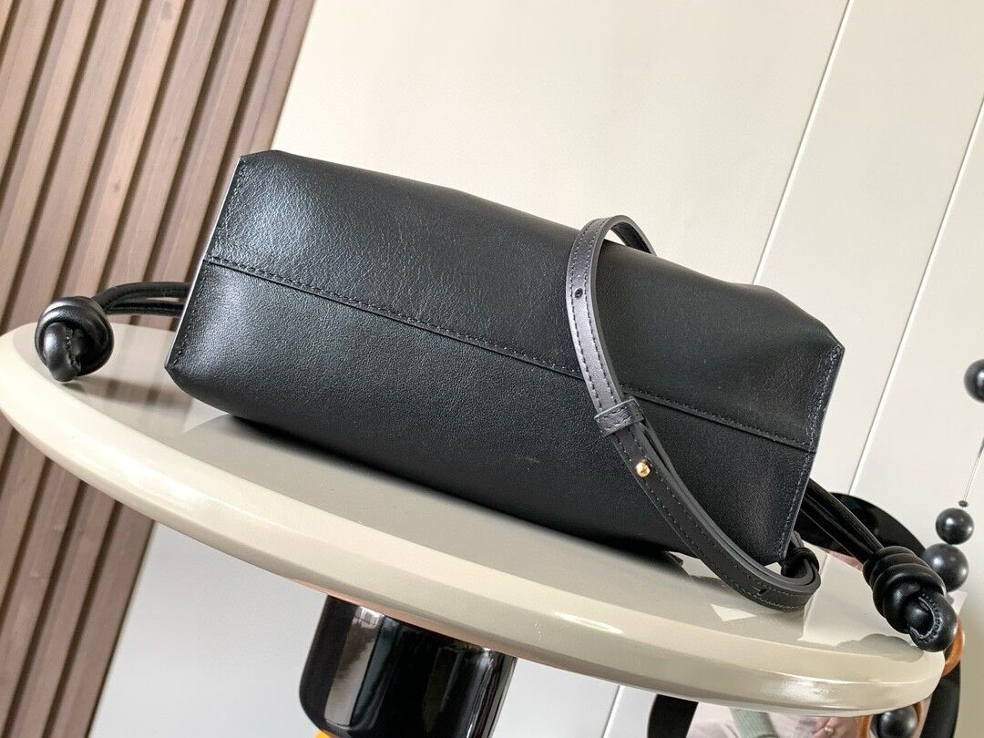 LOEWE Flamenco Purse 23.9x18x9cm