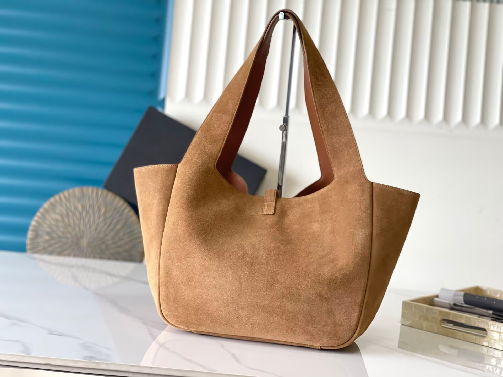 YSL le 5 à 7 bea in suede 50×28×18cm