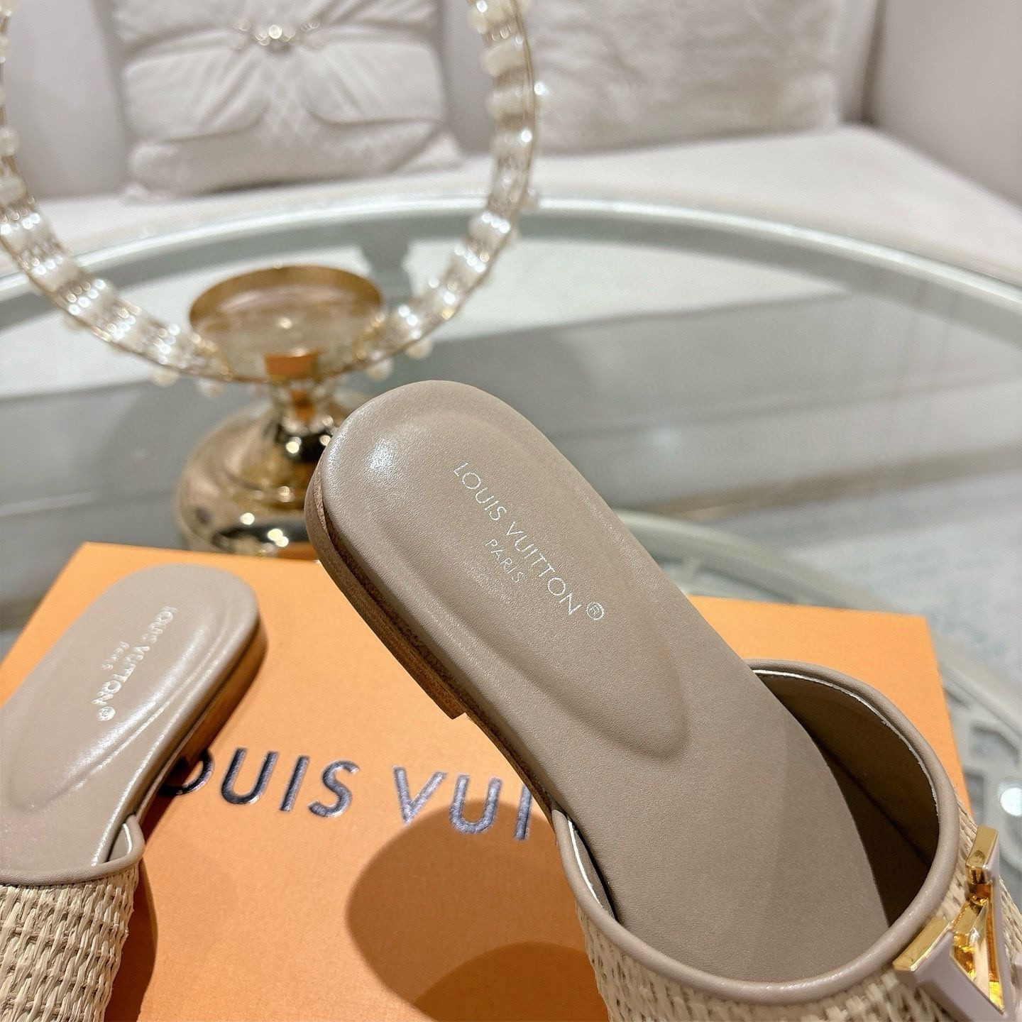 UA LV Mare Flat Mule