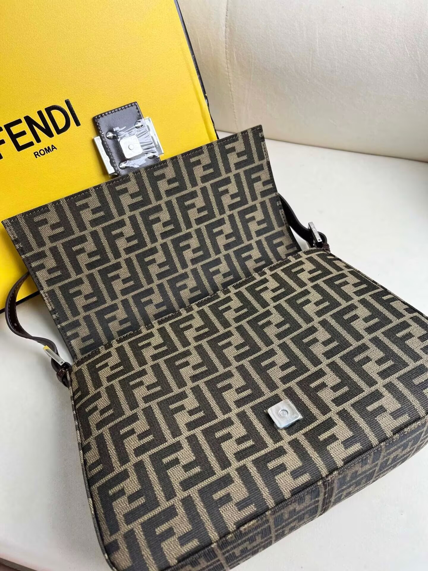 Fendi Zucca Pattern Mamma Bucket Shoulder Bag 29x21x11cm