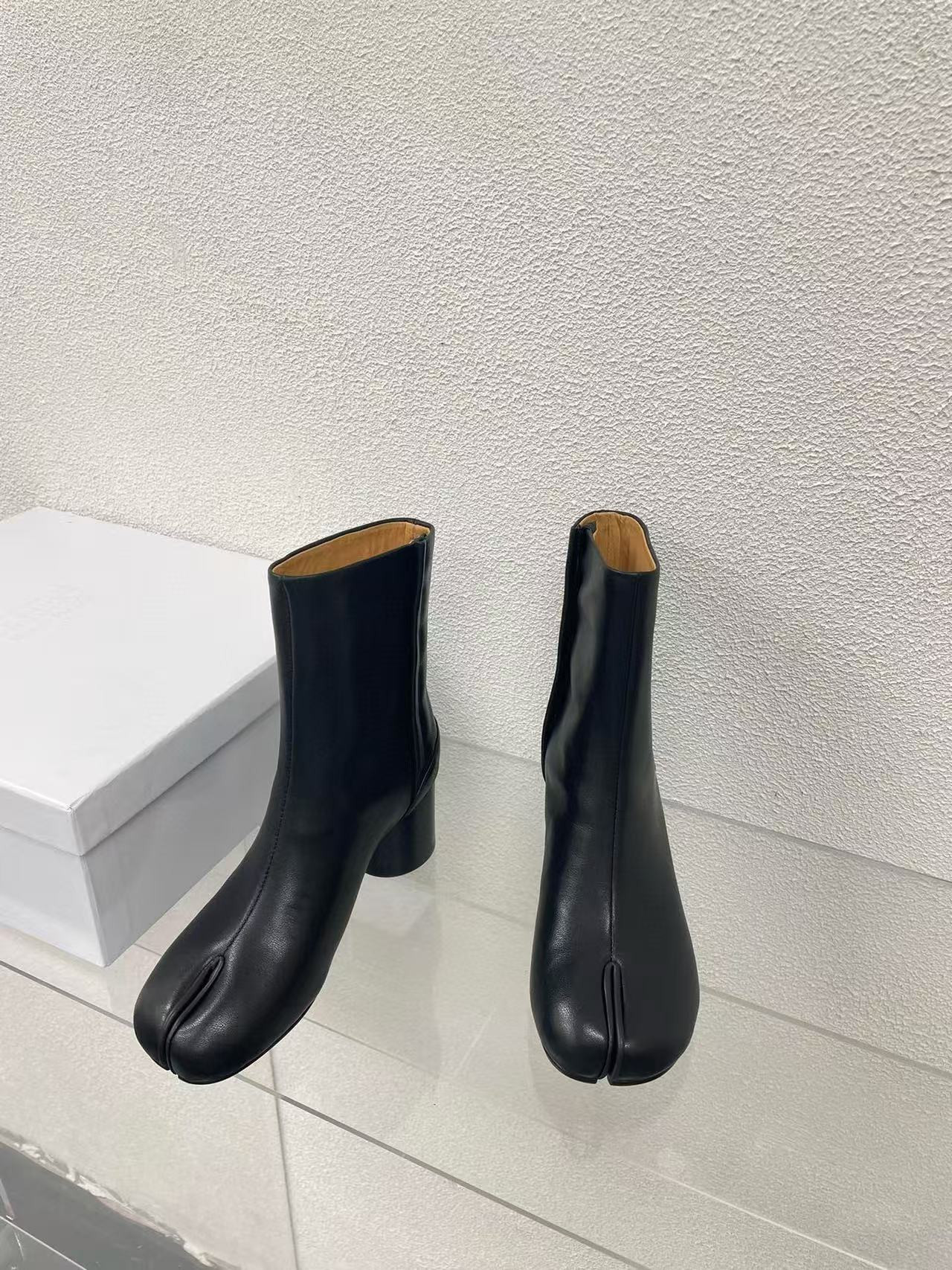 UA Maison Margiela Tabi Ankle Boots