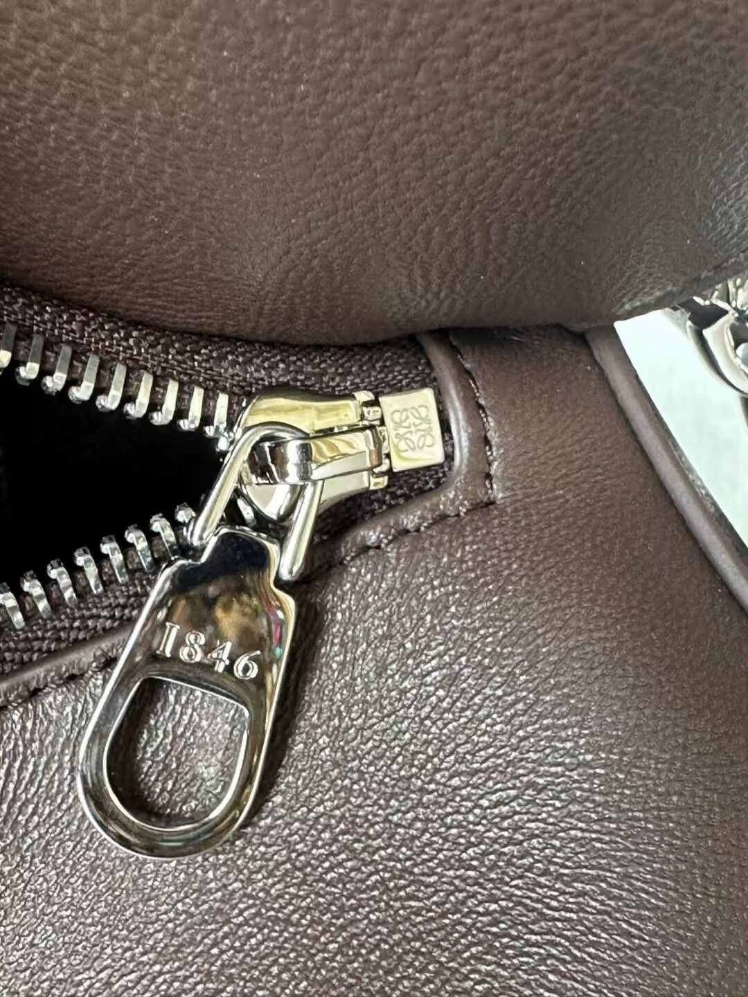 Loewe Large Featherlight Puzzle bag in nappa lambskin 21.5x33x14.7cm