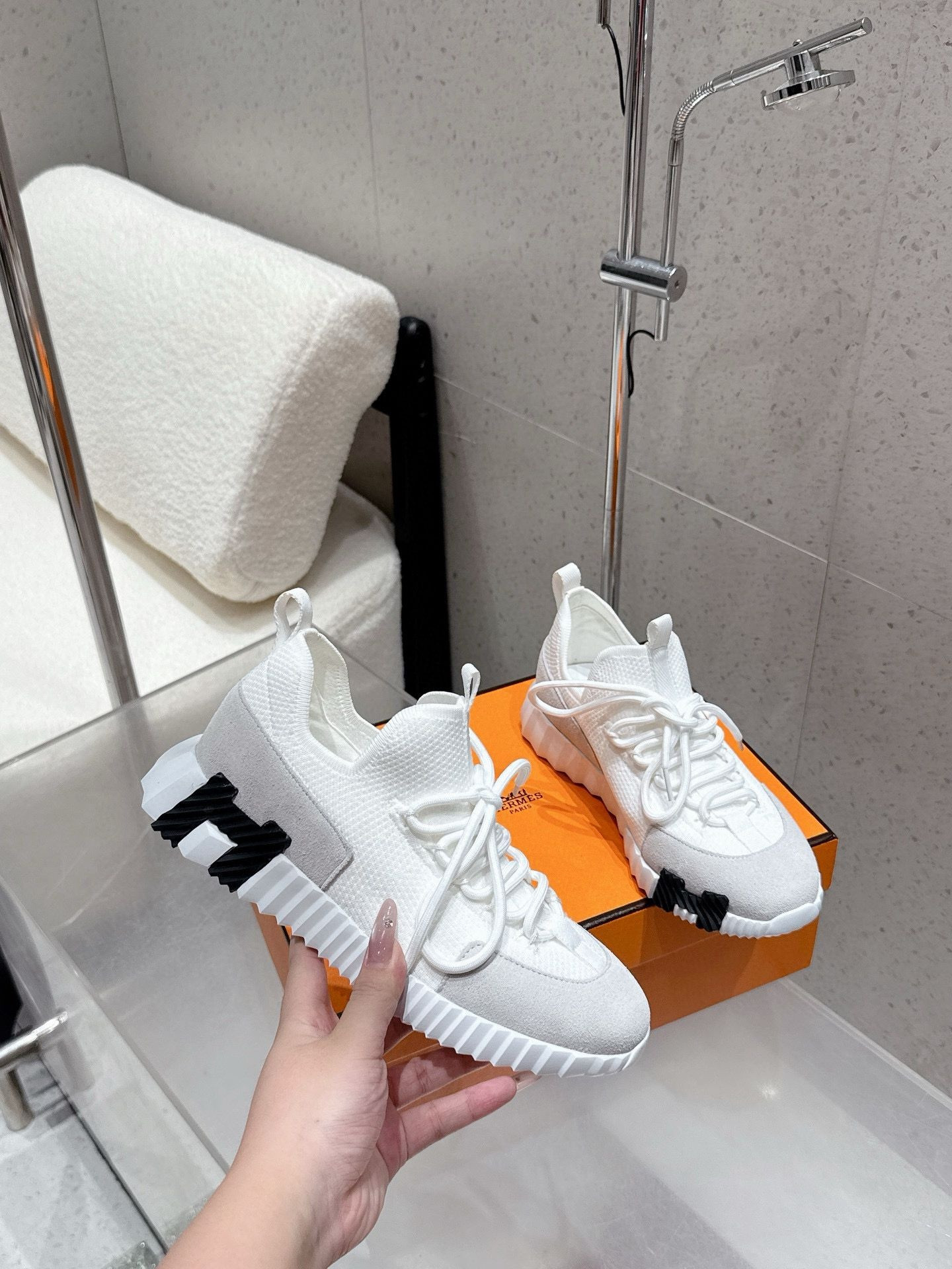 UA Hermes Lift Slip-on Sneaker