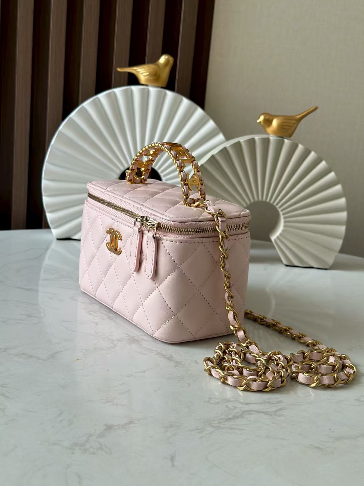 CHANEL Vanity With Chain 9.5x17x8cm