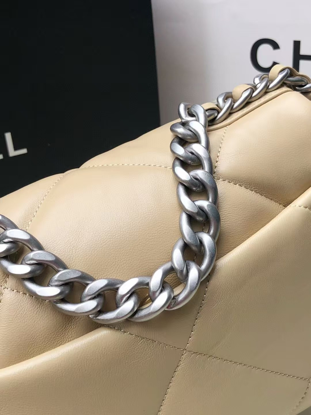 CHANEL 19 HANDBAG Shiny Leather, Gold-Tone, Silver-Tone & Ruthenium-Finish Metal Beige 26x16x9cm