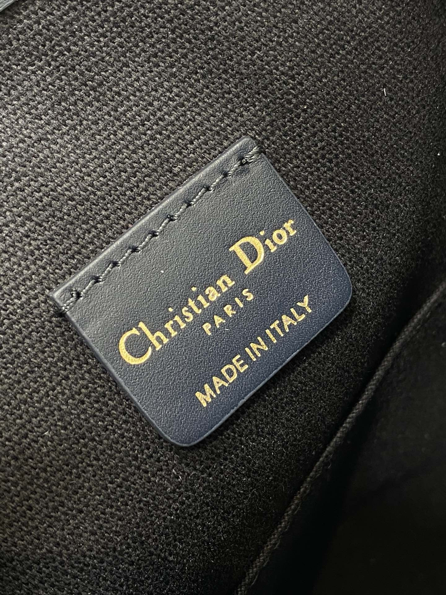 Dior Medium C