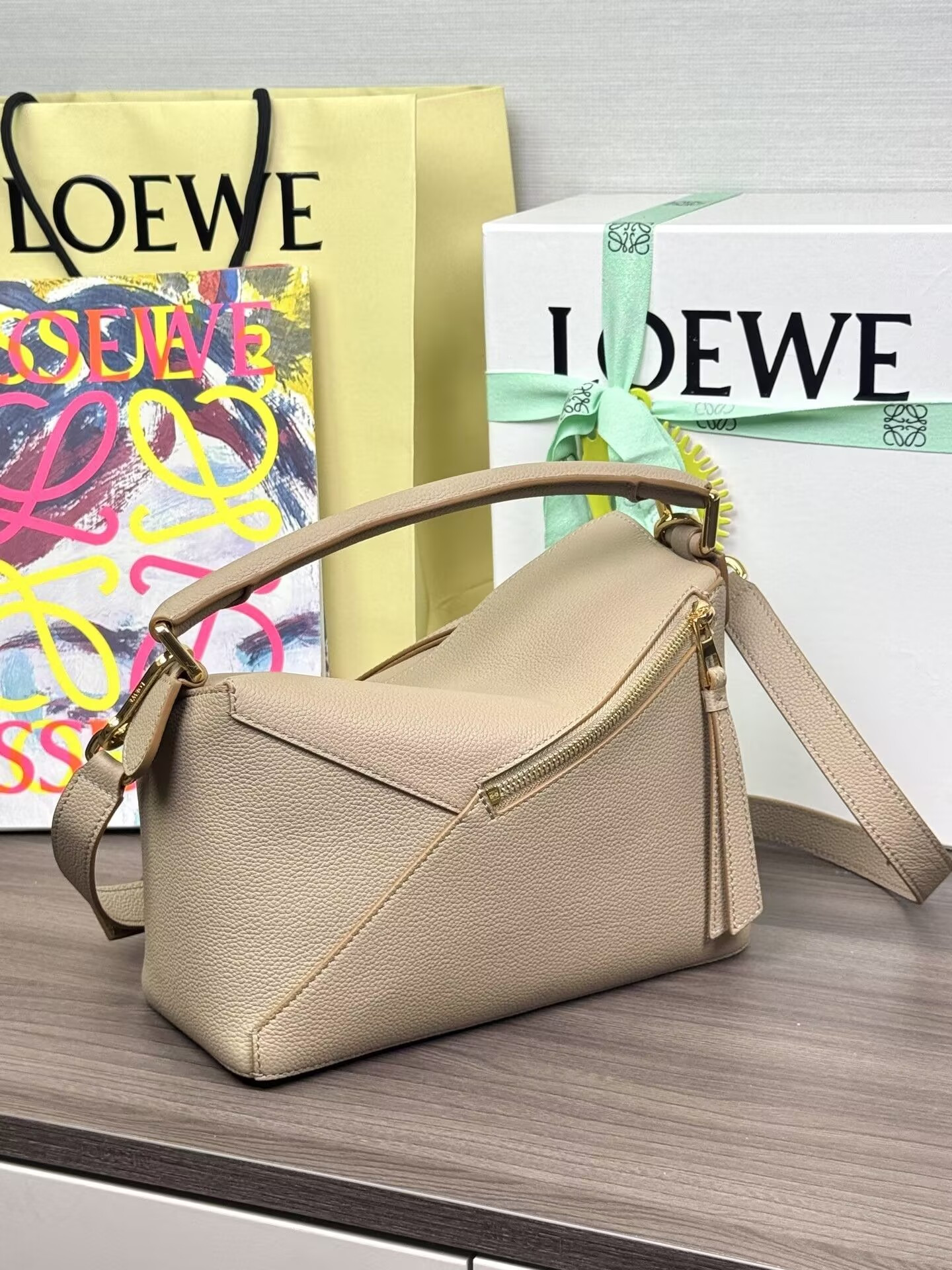 LOEWE Small Puzzle bag in classic calfskin 24x10.5x16.5cm