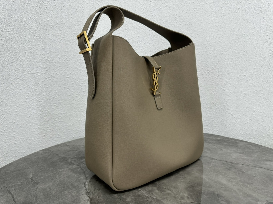 YSL LE 5 À 7 30 X 31 X 13 CM