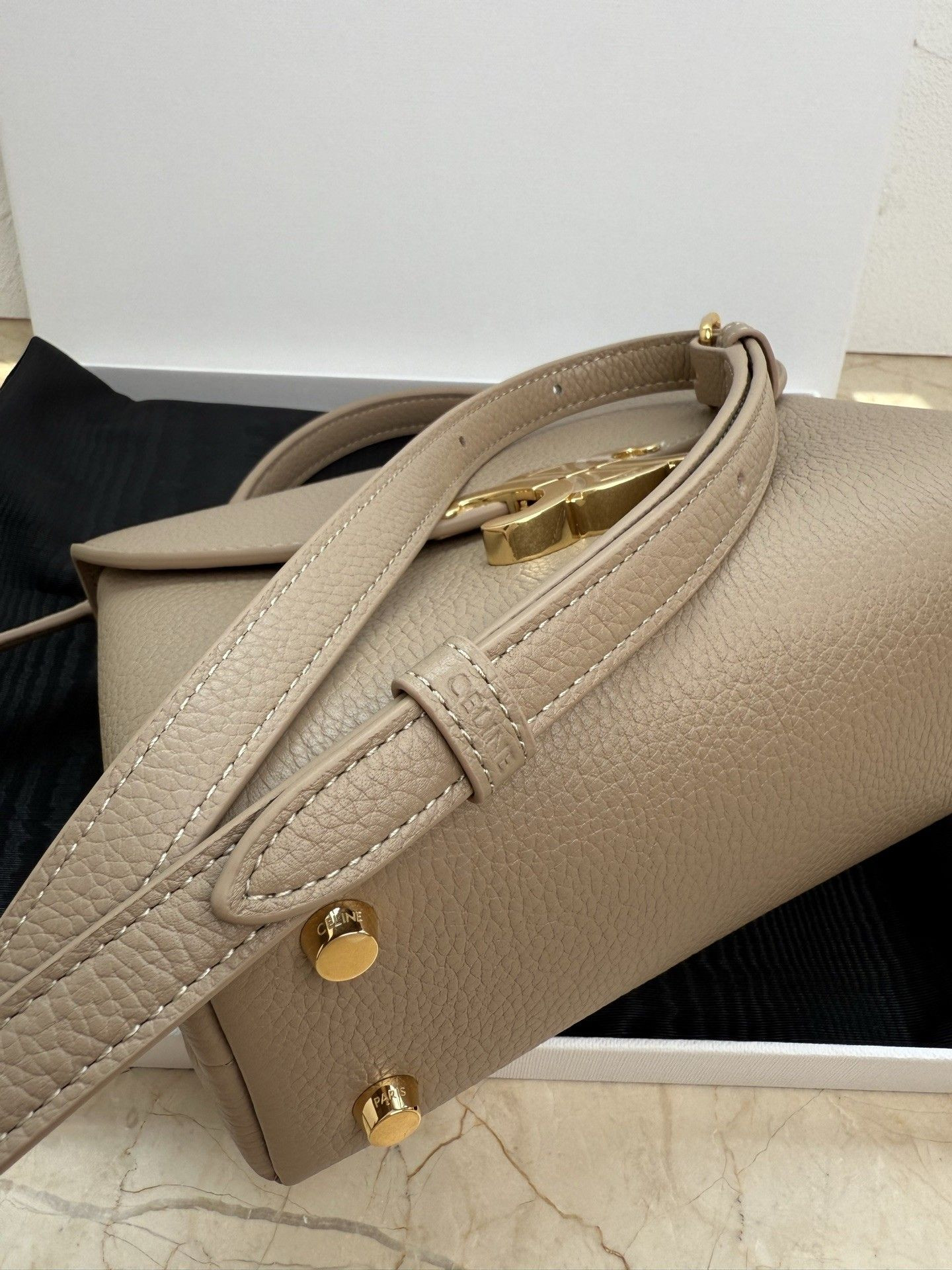 Celine Teen Nino Bag In Supple Graind Calfskin 20.5x13x8cm