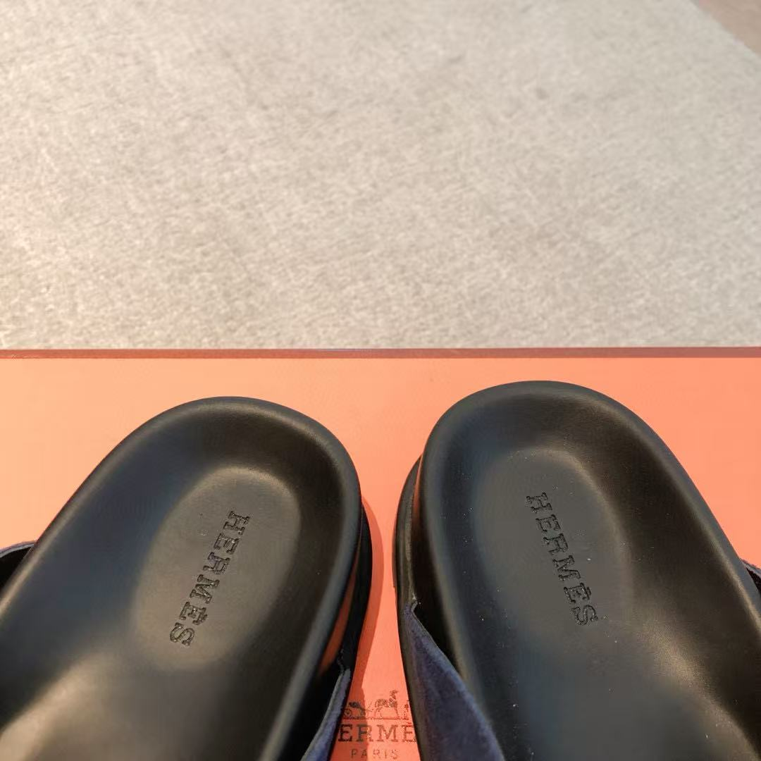 UA Hermès slippers
