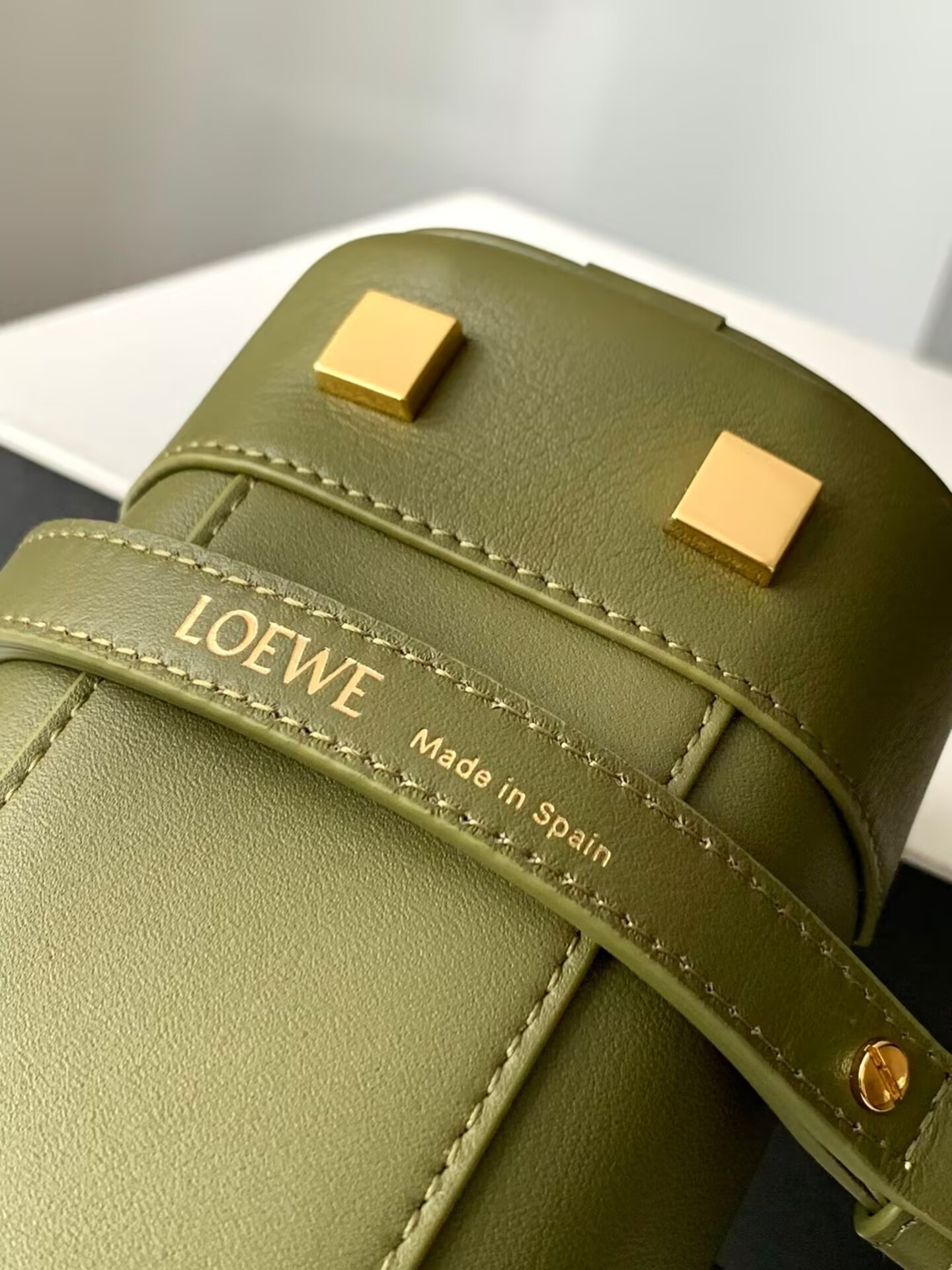 Loewe Amazona 23 Cropped bag in nappa calfskin 23x11x10cm