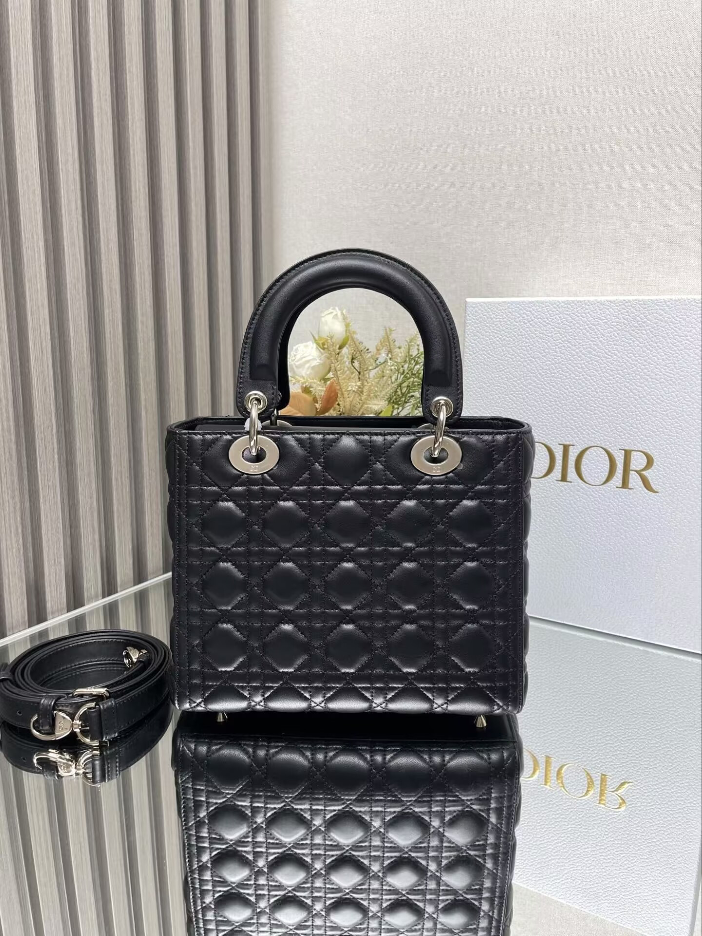 Medium Lady Dior Bag 24 x 20 x 12 cm