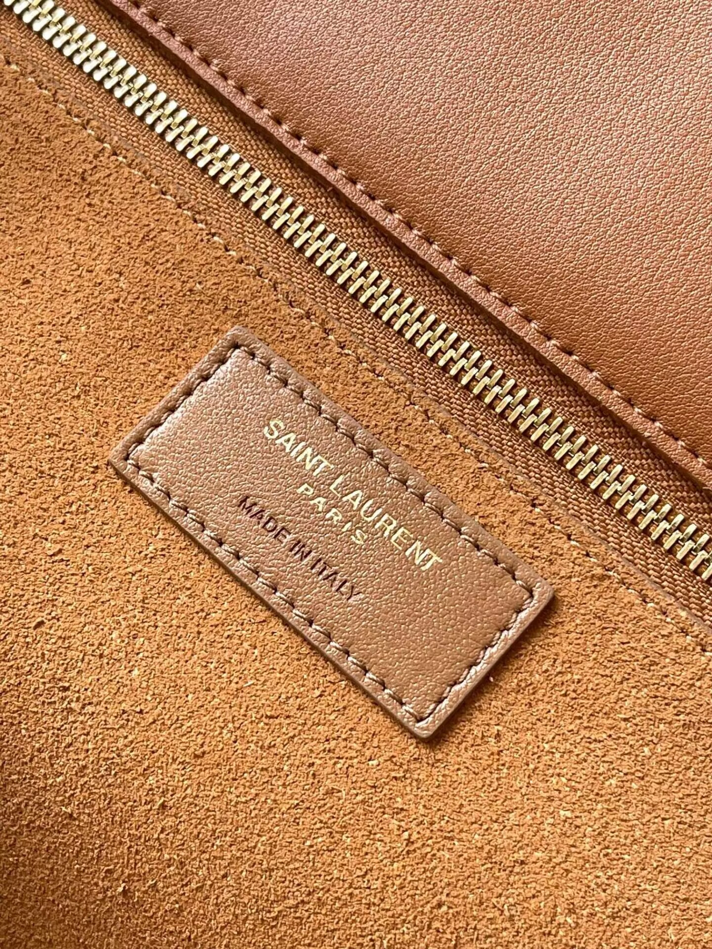 YSL le 5 à 7 bea in suede 50×28×18cm